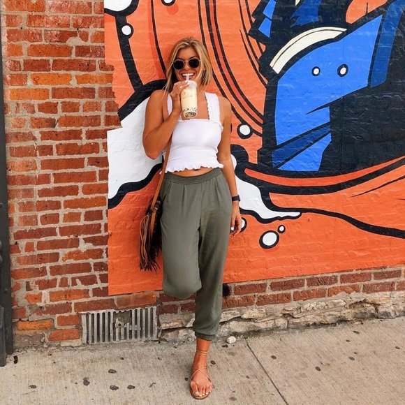 Meet your Posher, Megan - Picture 4 of 7